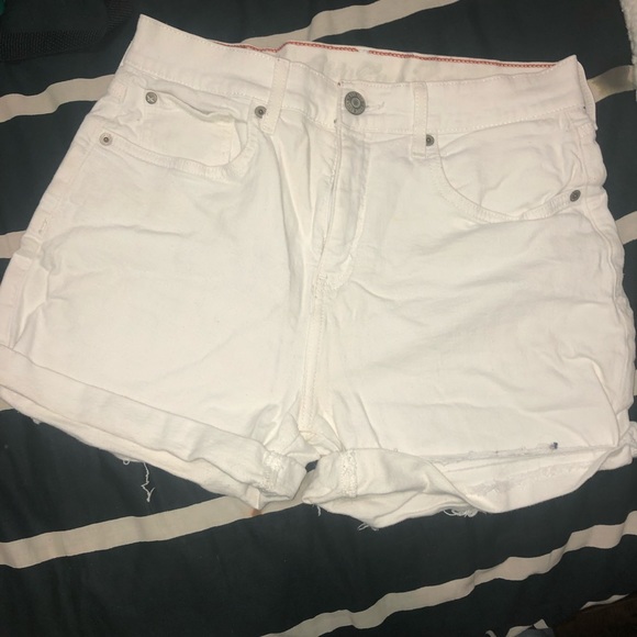 Eddie Bauer Slightly Curvy-High Rise Shorts - Picture 3 of 5